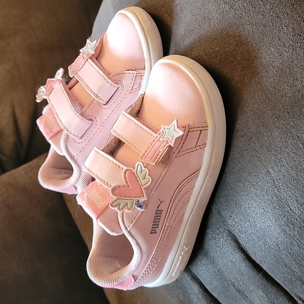 Girl toddler pink pumas size 7